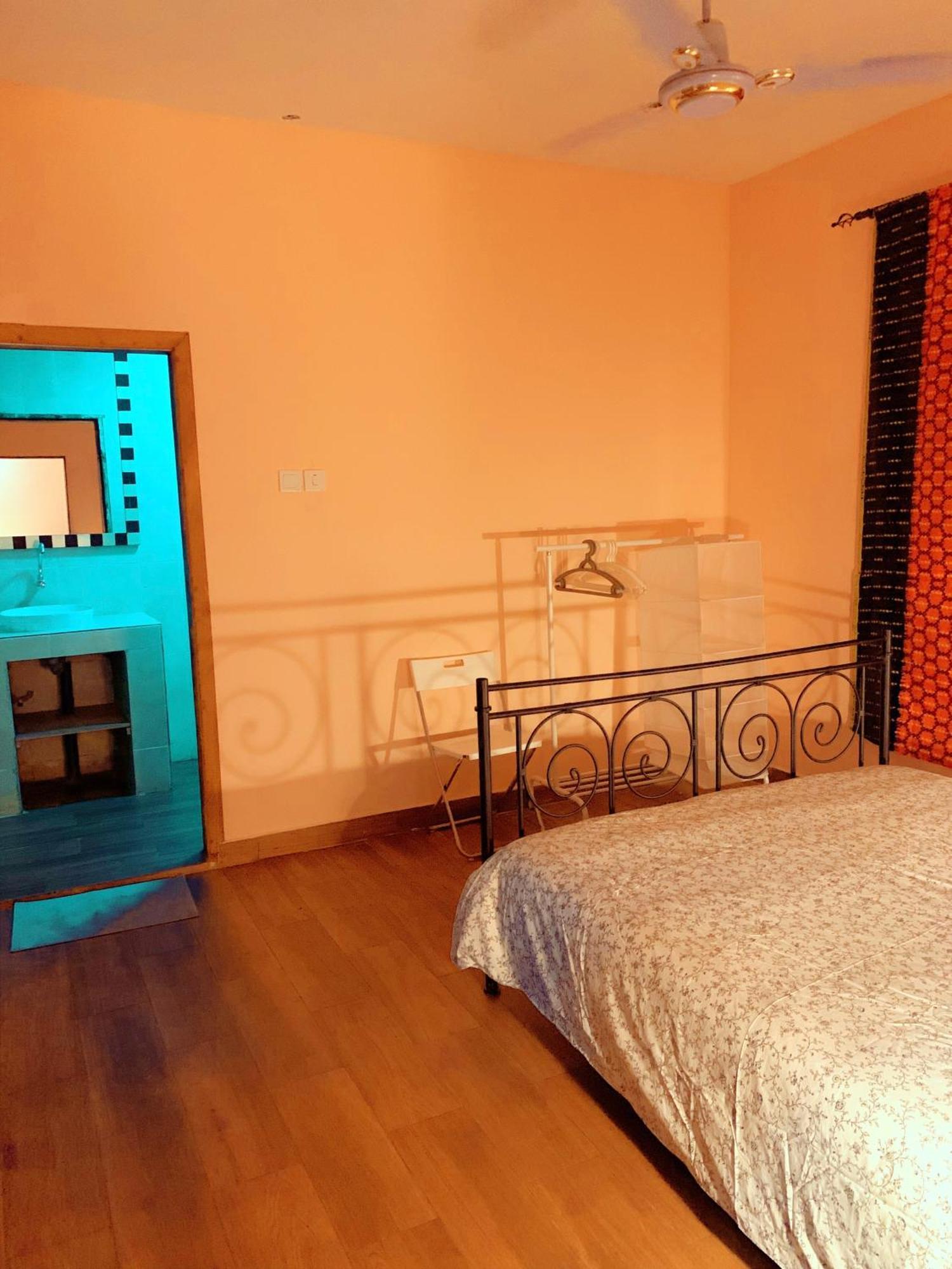 Bajo Kunda - Guesthouse Kololi Rum bild